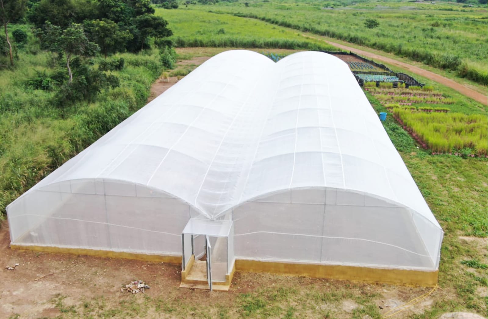 Bouaké — Serre double-chapelle, 1 000 m²